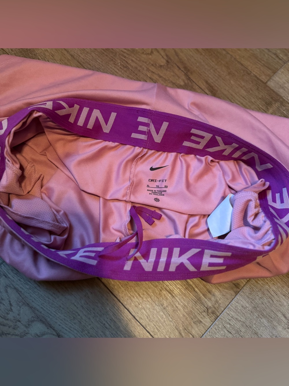 Nike womens Dri-FIT Attack mid-rise 5” unlined shorts - XL - Picture 5 of 11